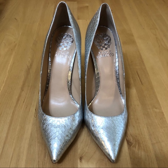 Vince Camuto Norida Silver Snake Heels Sz 7 - Picture 2 of 8